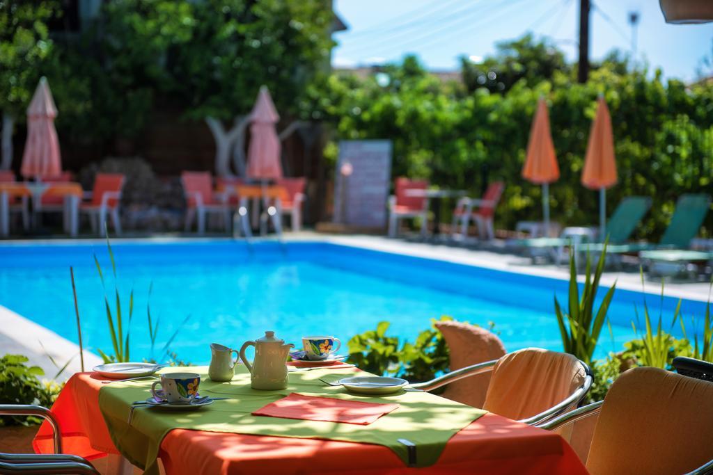 Aparthotel Argo Pool & Bar à Benitses  Extérieur photo